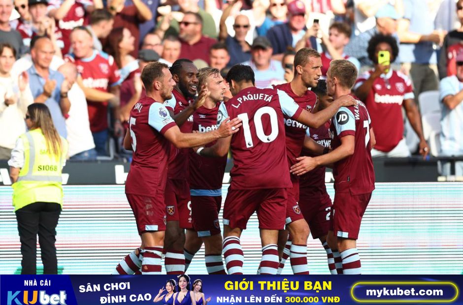 Kubet cập nhật hình ảnh các cầu thủ West Ham ăn mừng bàn thắng ghi được vào lưới CLB Chelsea