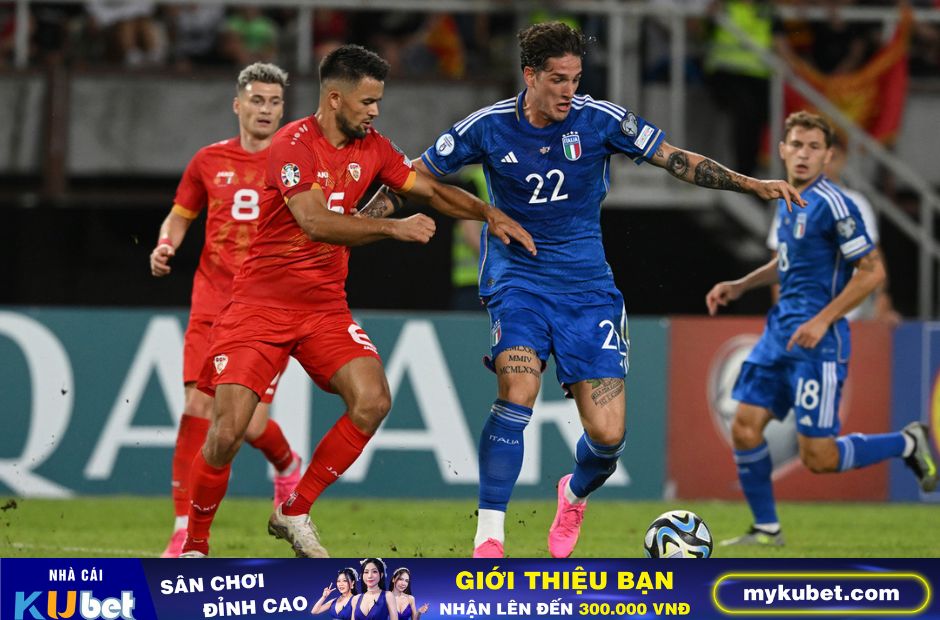 Kubet cập nhật hình ảnh các cầu thủ Italia trong trang phục quần xanh áo xanh trong trận hòa 1-1 với Macedonia 