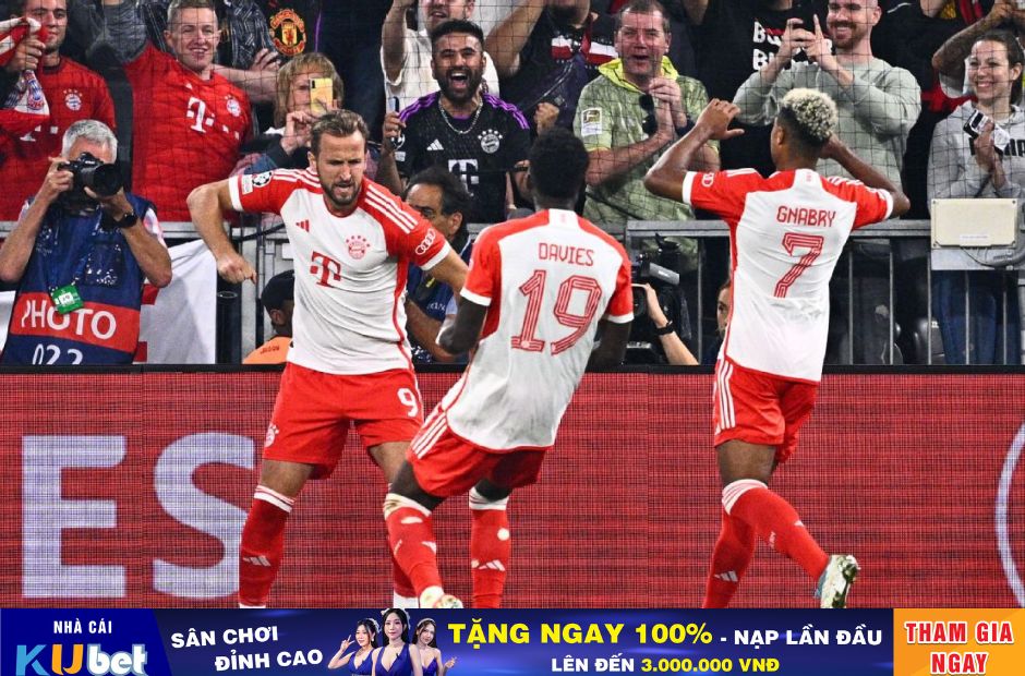 Kubet cập nhật hình ảnh Harry Kane (người quay mặt lại) ăn mừng bàn thắng ghi được vào lưới Man Utd lượt trận đầu tiên vòng bảng C1