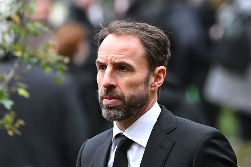 Gareth Southgate đến dự đám tang của Sir Bobby Charlton (Ảnh Kubet)