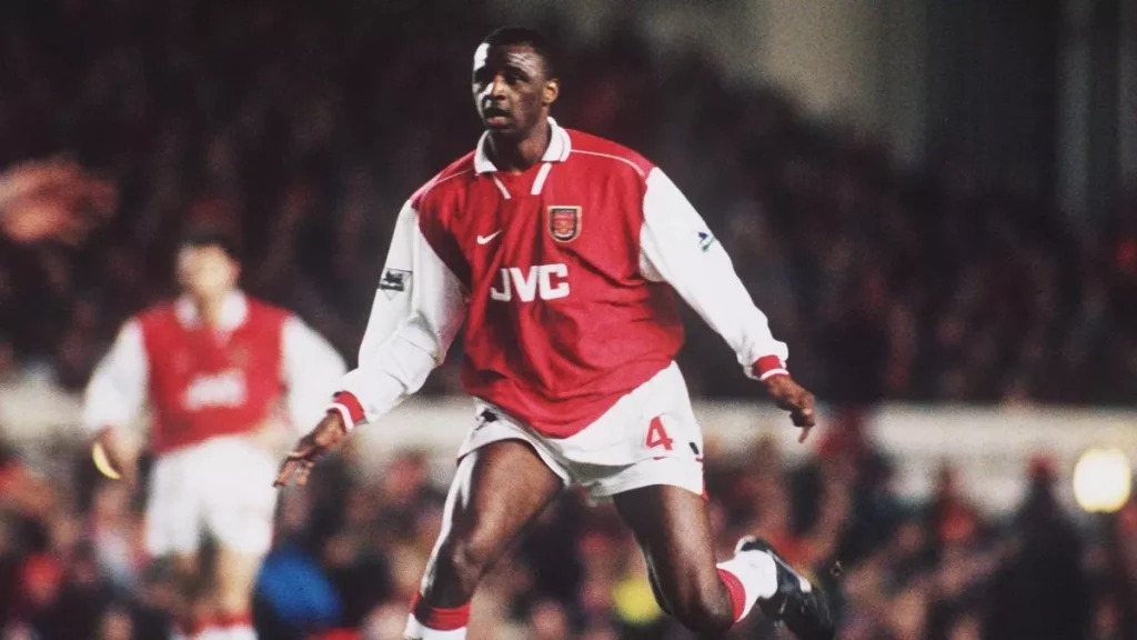 Patrick Vieira trong mùa giải đầu tiên ở Arsenal (Hình ảnh: Kubet)