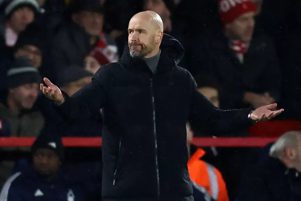 Erik ten Hag đã chứng kiến ​​số trận thua kỷ lục trong một năm tại Manchester United ( Hình ảnh: Kubet)