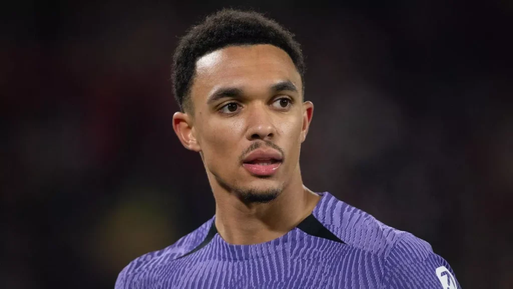 Trent Alexander-Arnold dính chấn thương đầu gối (Hình ảnh: Kubet)