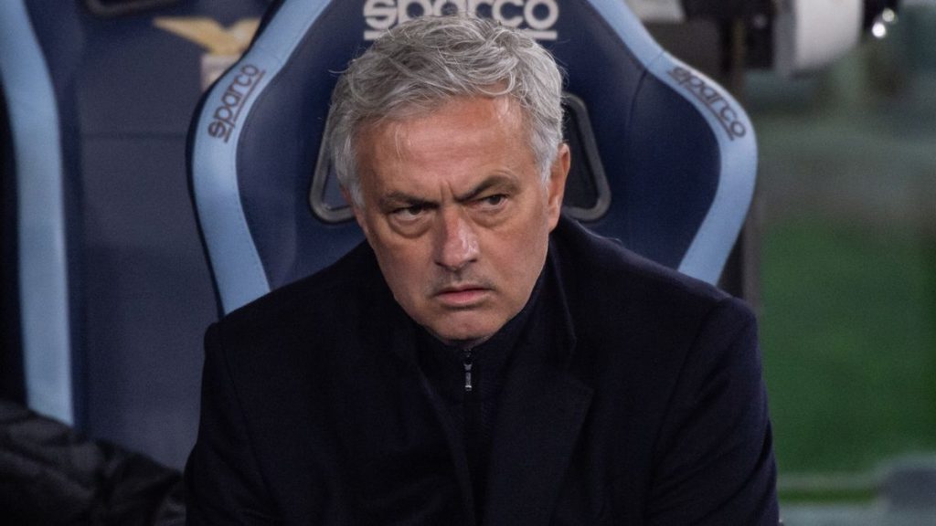 Jose Mourinho đã bị Roma sa thải (Hình ảnh: Kubet)