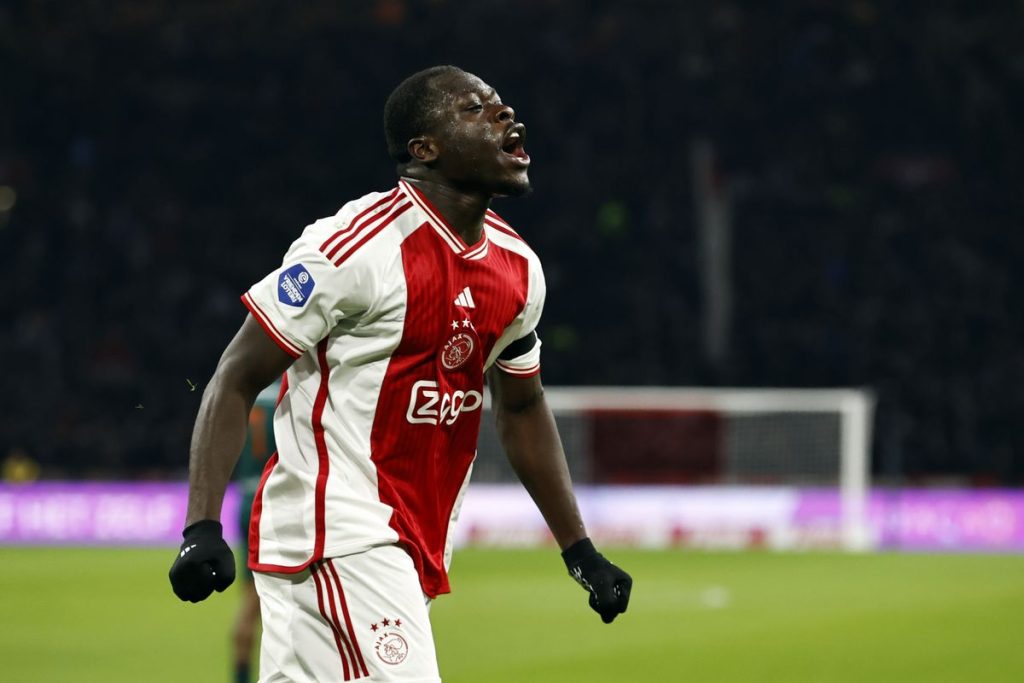 Brian Brobbey đang có phong độ ghi bàn tốt cho Ajax ( Hình ảnh: Kubet)