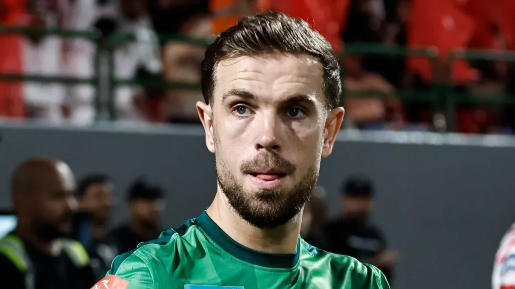 Jordan Henderson đã có 17 lần ra sân cho Al-Ettifaq, kiếm được ước tính 350.000 bảng mỗi tuần trước khi kết thúc hợp đồng 3 năm sau 6 tháng. (Hình ảnh: Kubet)