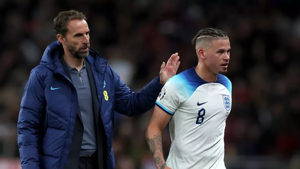 Kalvin Phillips đã bị loại khỏi đội tuyển Anh mới nhất của Gareth Southgate (Hình ảnh: Kubet)