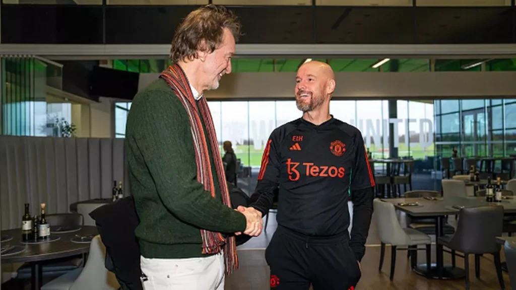 Ten Hag nói rằng anh ấy đã có những cuộc nói chuyện hiệu quả với Ratcliffe ( Hình ảnh: Kubet)