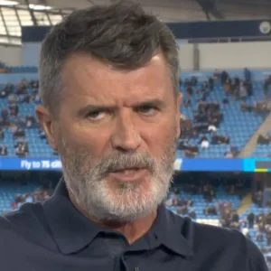 Nhận xét của Roy Keane về Arsenal đã được chứng minh ngay sau khi Theo Walcott không đồng tình với anh-Kubet