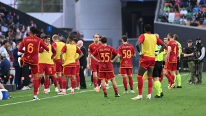 Ngôi sao của Roma, Evan Ndicka đột ngột ngã gục trên sân khi trận đấu ở Serie A bị hủy bỏ-Kubet