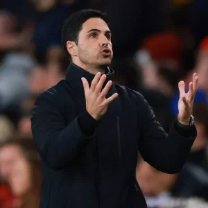 Ngôi sao của Arsenal thừa nhận anh không nói chuyện với Mikel Arteta để khiến tương lai của Pháo thủ bị nghi ngờ-Kubet