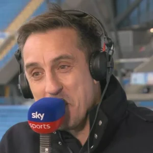 Gary Neville chế nhạo Man Utd 'ảm đạm' một cách tàn nhẫn và đùa về việc đưa ra kiến ​​nghị-Kubet